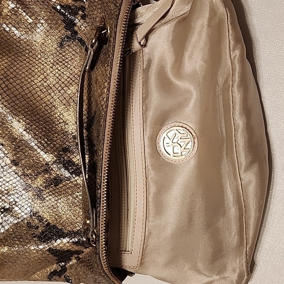 DKNY Beige Gold Snake Print Convertible Shoulder/ Crossbody Bag With Chain Strap - Picture 14 of 16